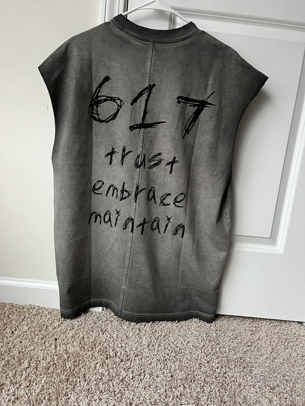 617 SLEEVELESS TEE